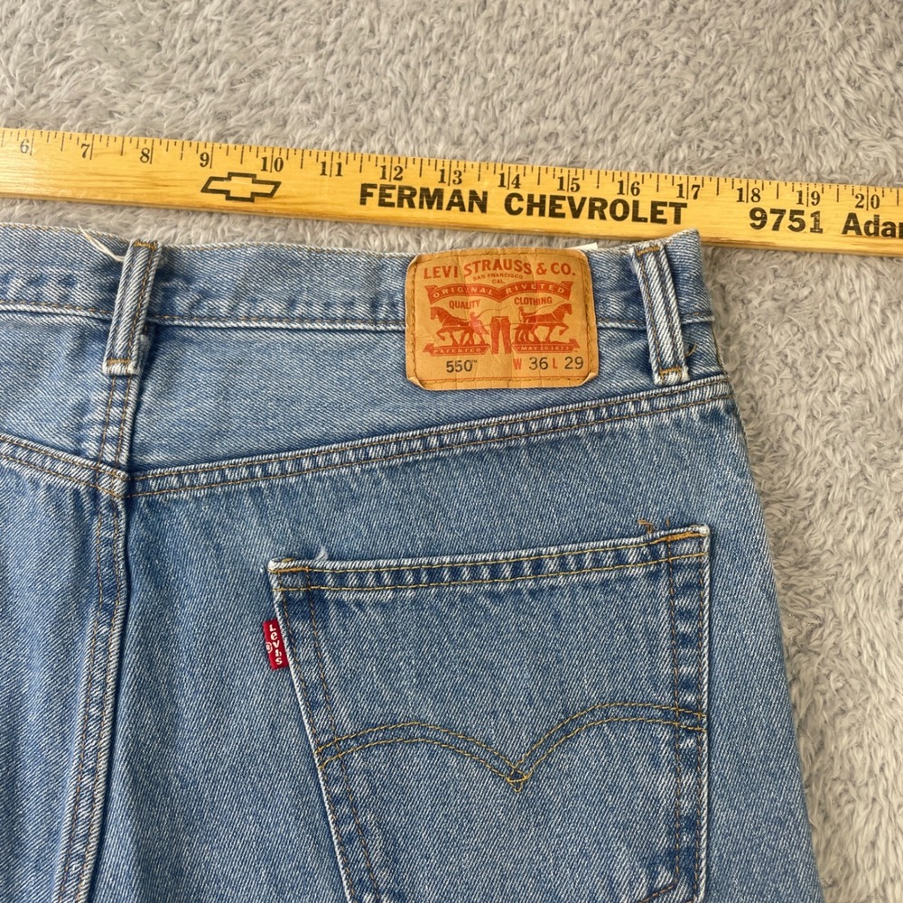 Levi's 550 Relaxed Fit Jeans Mens 36x29 (36X26 READ) Light Wash Blue Tapered - Picture 7 of 8